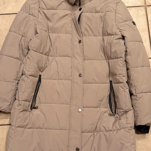 DKNY Women's Beige Quilted Puffer Coat - Picture 2 of 2